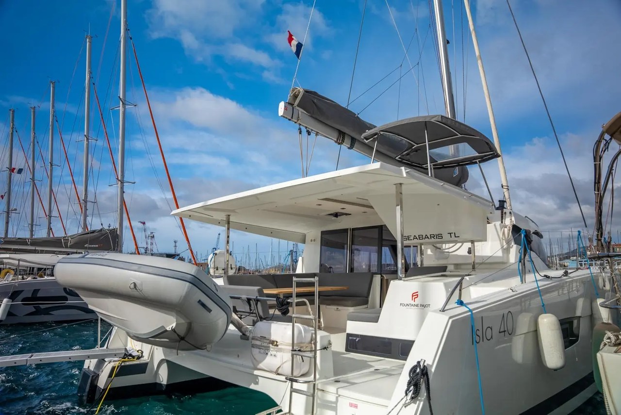 Fountaine Pajot Isla 40 – 3 cab. – Catamaran