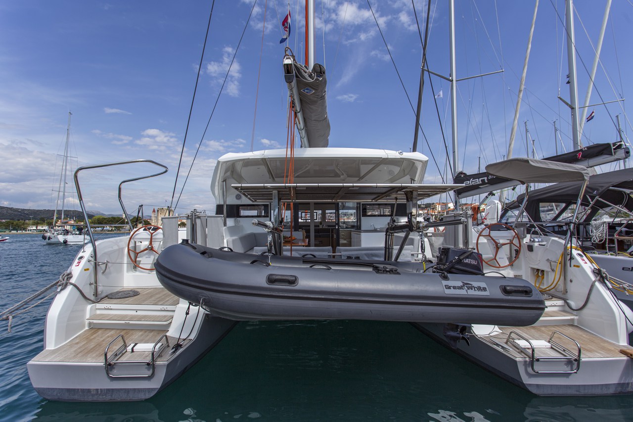 Excess 15 – 6 + 2 cab. – Catamaran