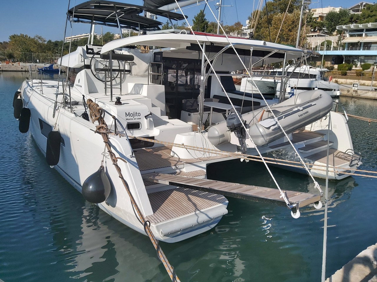 Lagoon 42 – 4 + 2 cab. – Catamaran