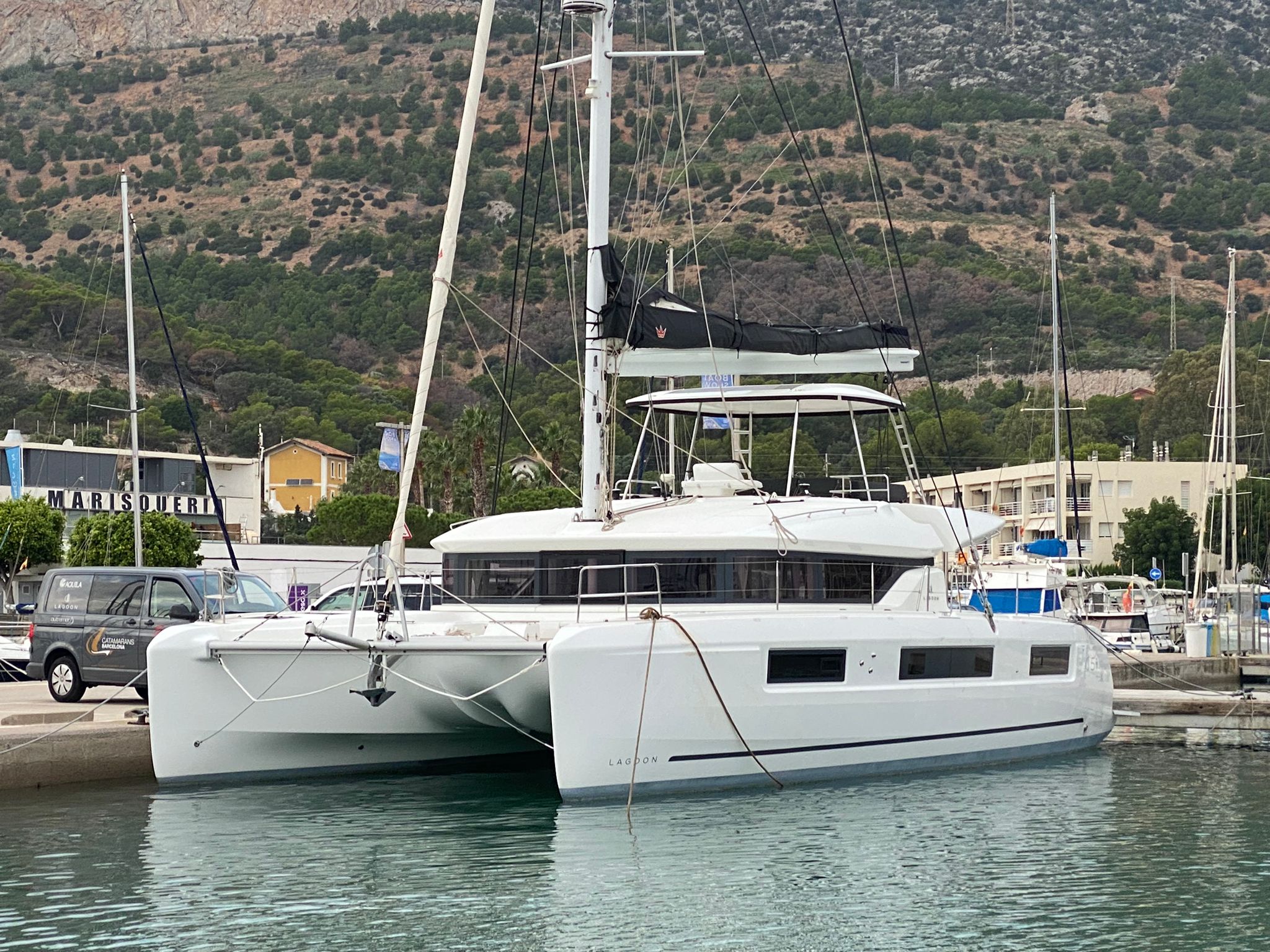 Lagoon 51 OW – 4 + 1 cab. – Catamaran