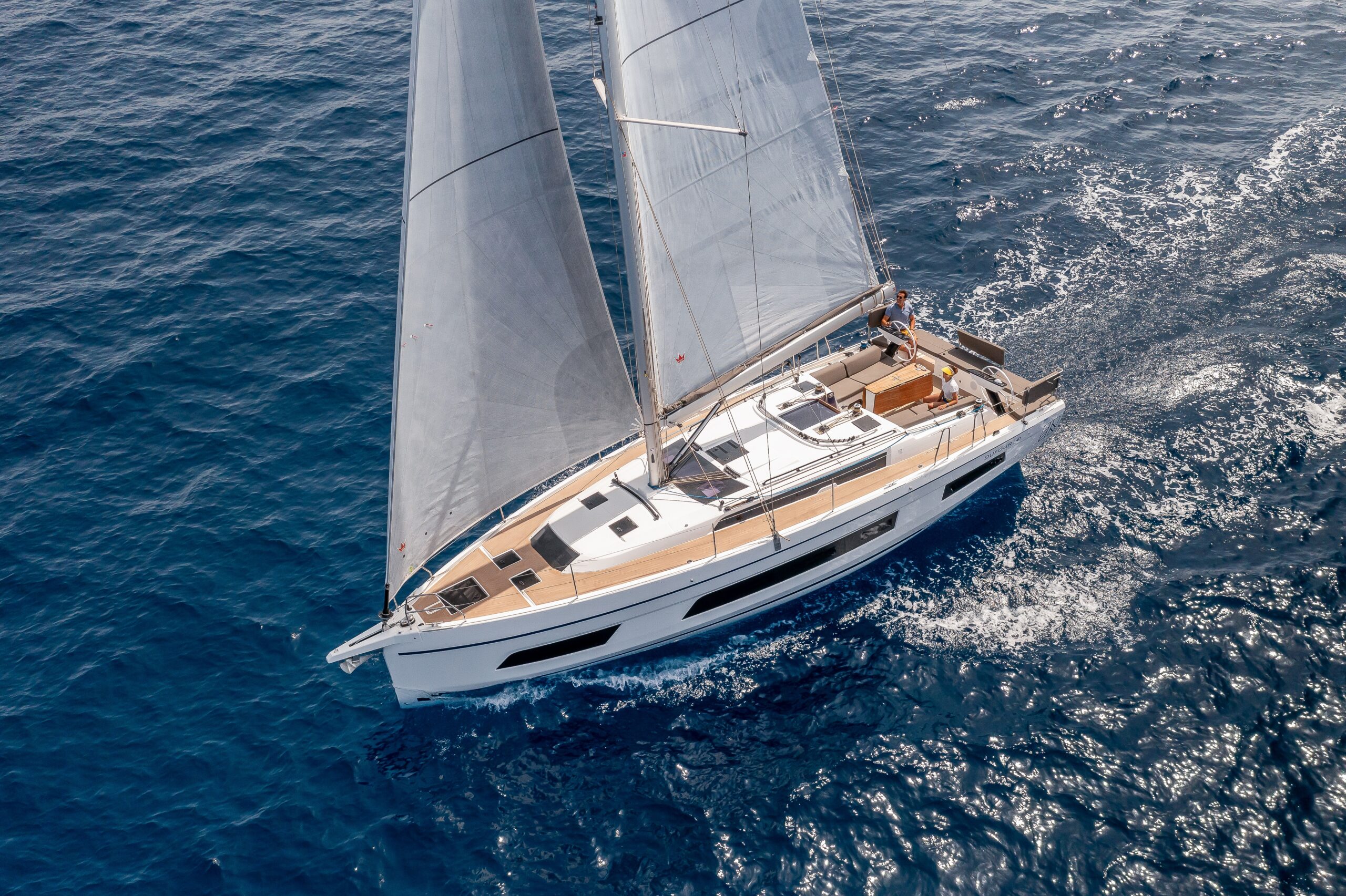 Dufour 41 – 3 cab. – Sailing yacht