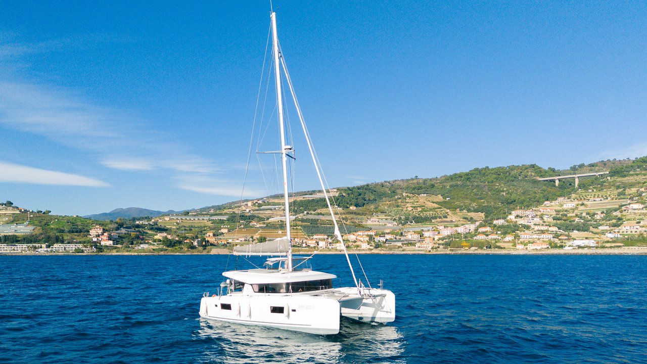 Lagoon 42 – 4 cab. – Catamaran