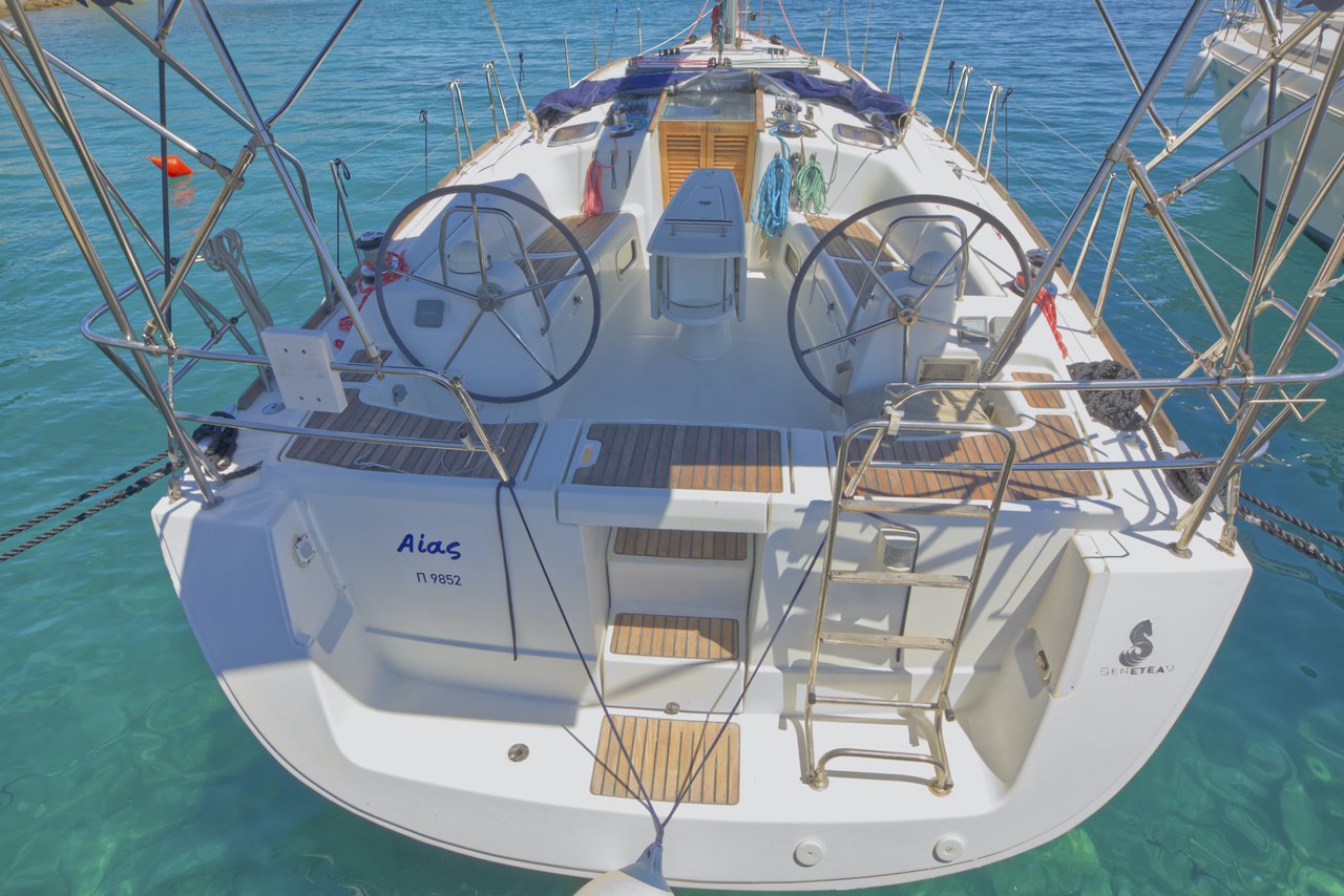 Oceanis 43 – Sailing yacht