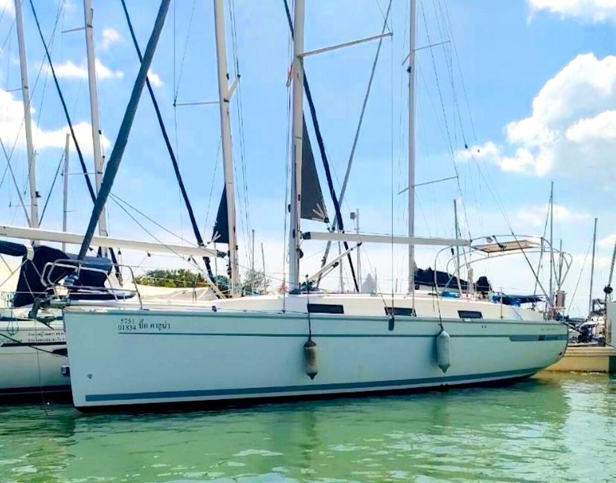 Bavaria Cruiser 32 – Sailing yacht