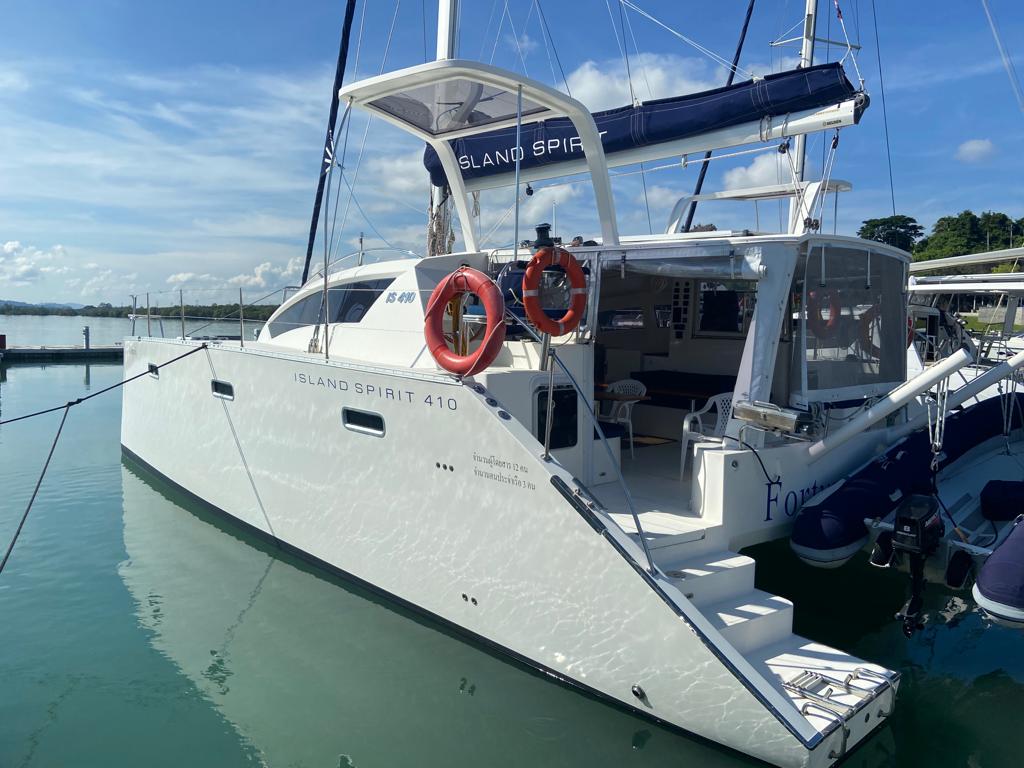 Island Spirit 410 – Catamaran
