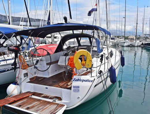 Bavaria Cruiser 37 – 3 cab. – Sailing yacht