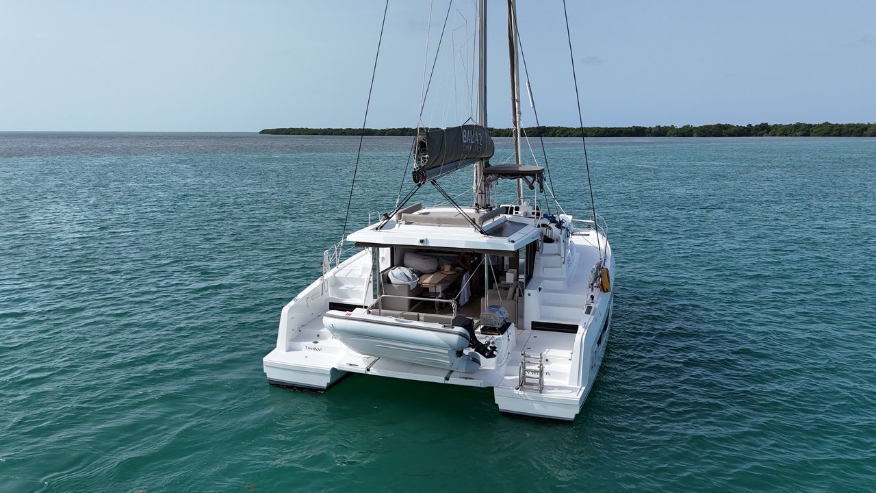 Bali 4.2 – Catamaran