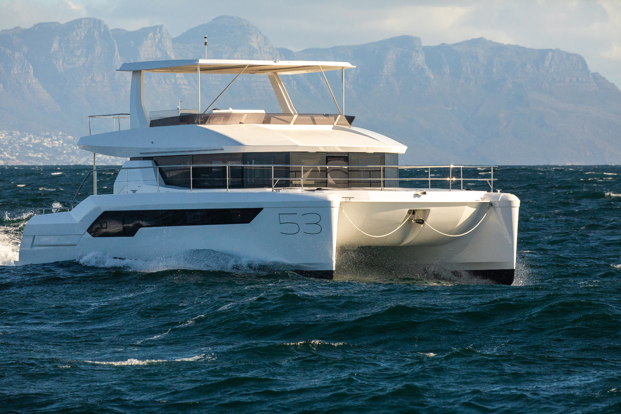 Leopard 53 – OW – Power catamaran