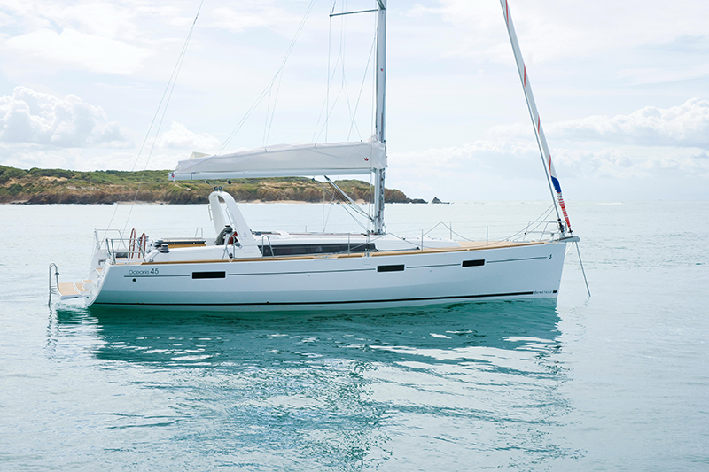 Oceanis 45 – 3 cab. – Sailing yacht