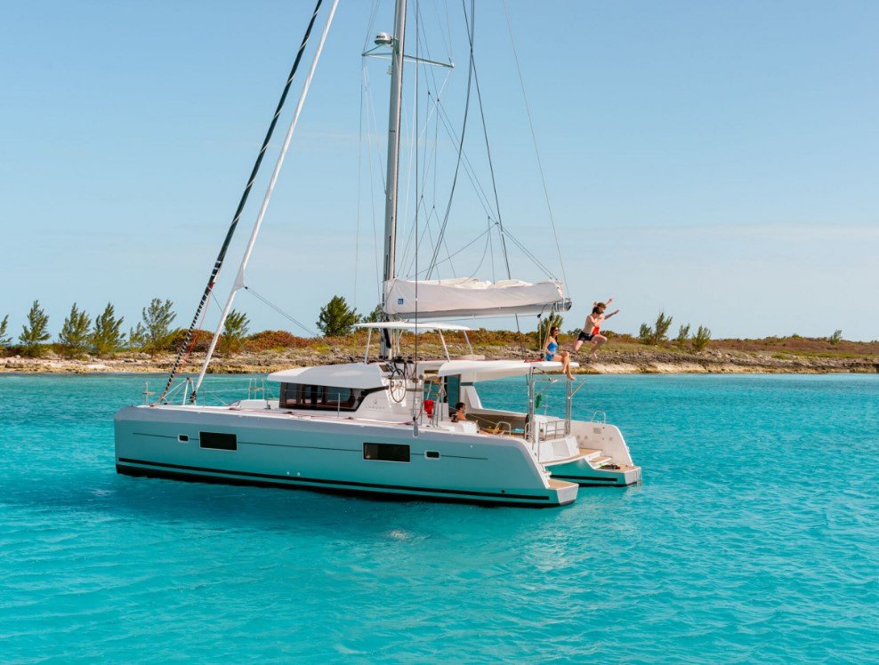 Lagoon 42 – 4 + 2 cab. – Catamaran