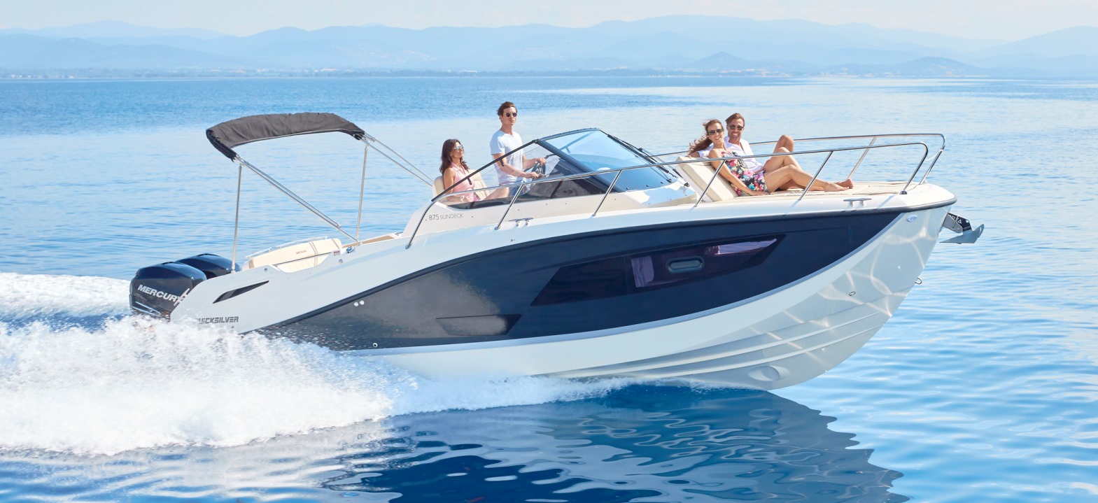 Quicksilver Activ 875 Sundeck – Motor boat