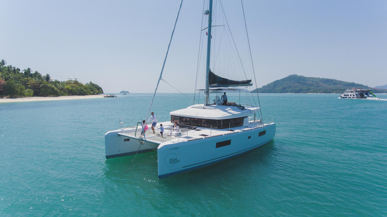 Lagoon 52 F – 5 + 2 cab. – Catamaran