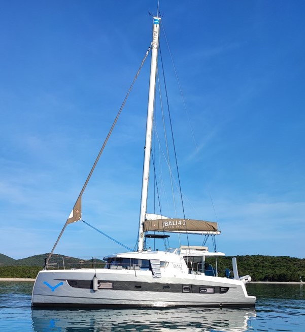 Bali 4.2 – 4 + 1 cab. – Catamaran