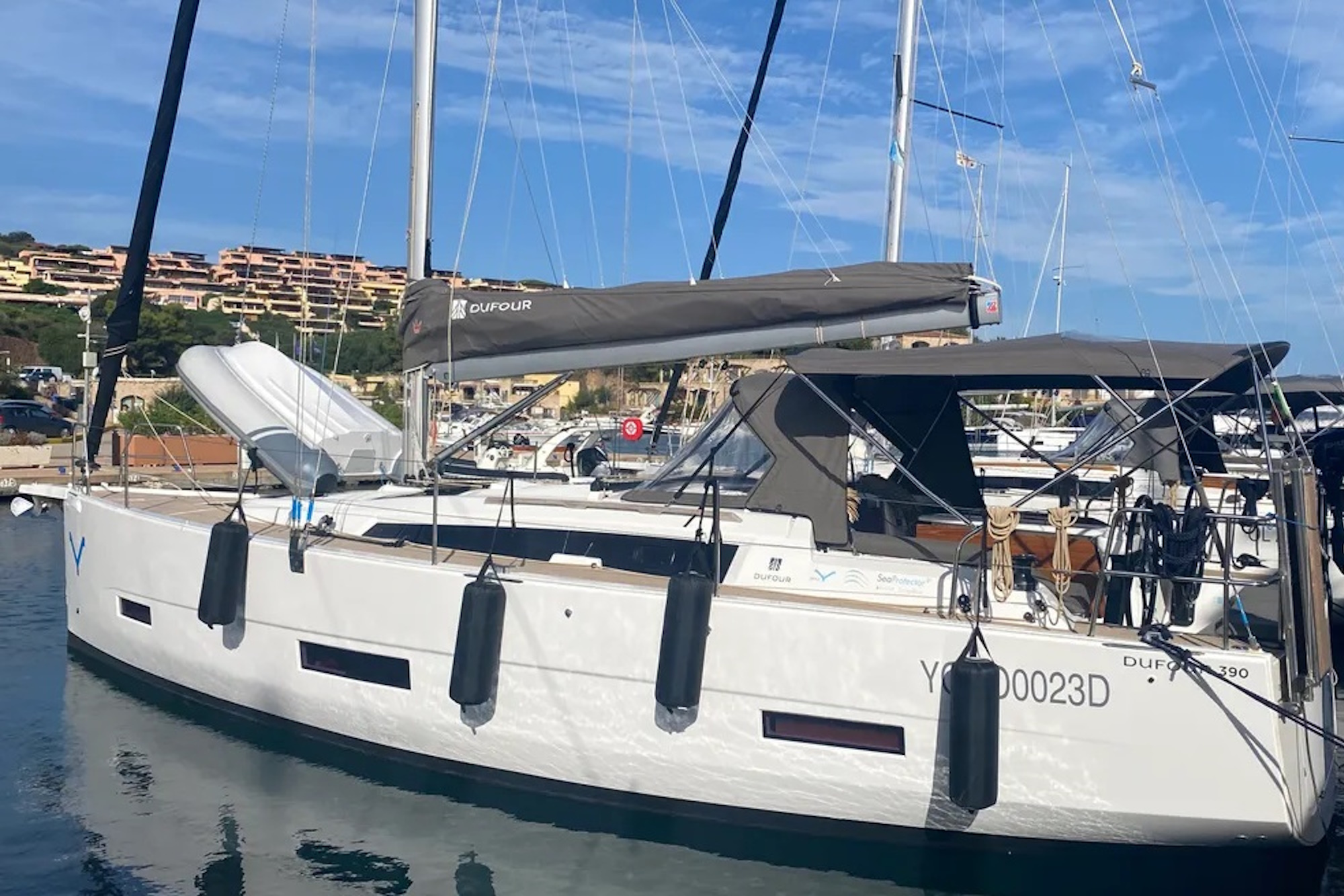 Dufour 390 – Sailing yacht