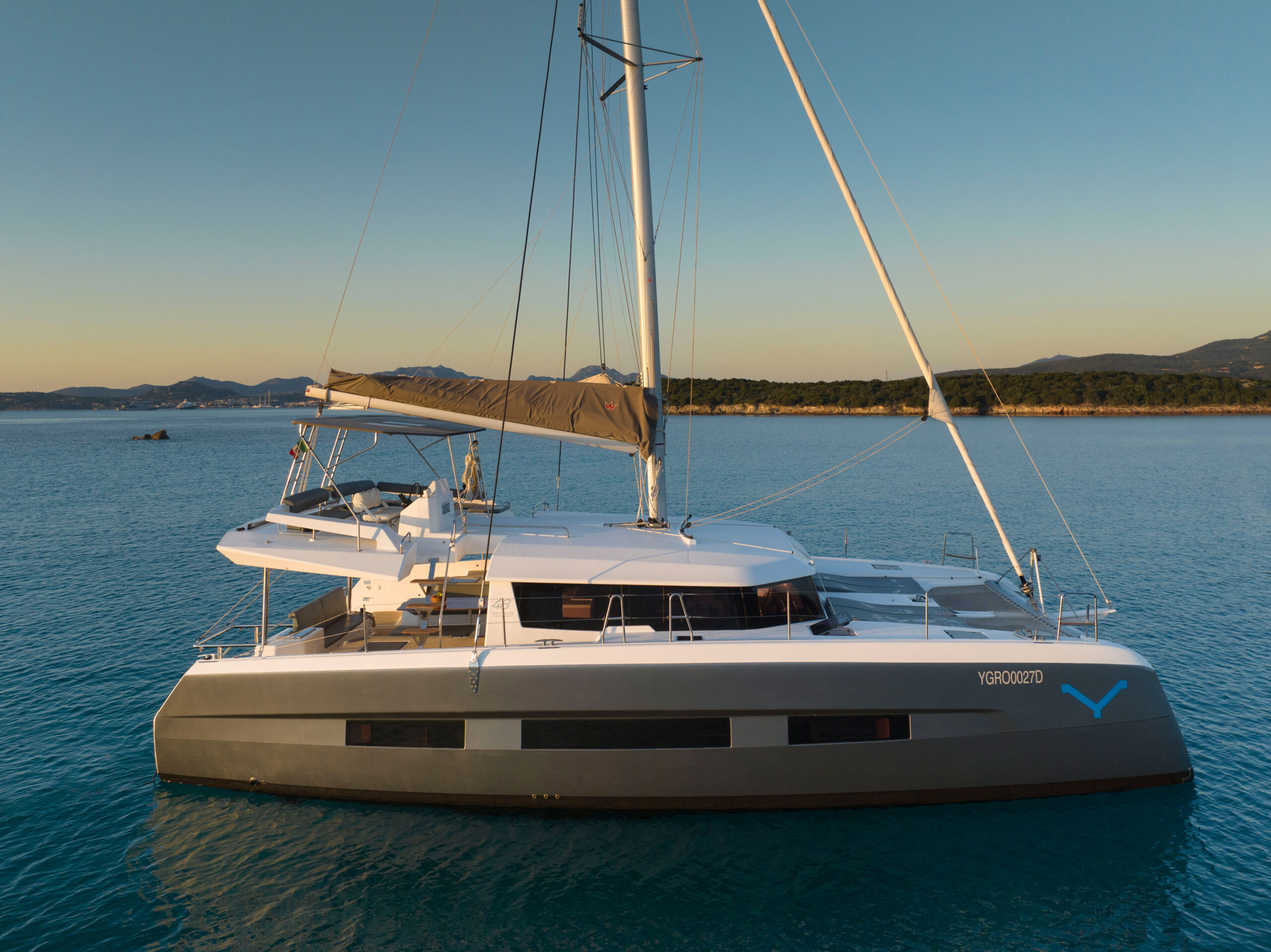 Dufour 48 Catamaran – 5 + 1 cab. – Catamaran