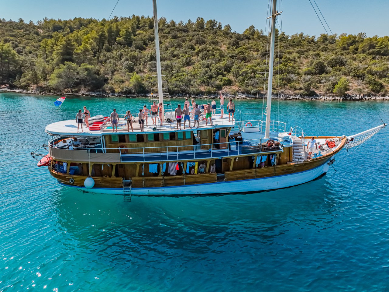 Novi Dan – Motorsailer