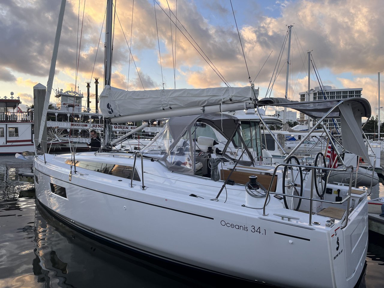 Oceanis 34.1 – 3 cab. – Sailing yacht