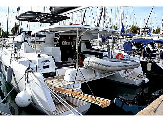 Lagoon 42 – 4 + 2 cab. – Catamaran