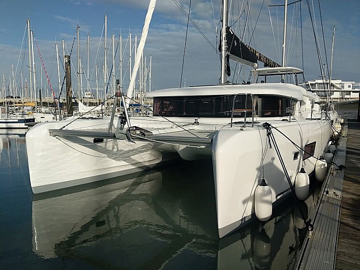 Lagoon 42 – 4 + 2 cab. – Catamaran