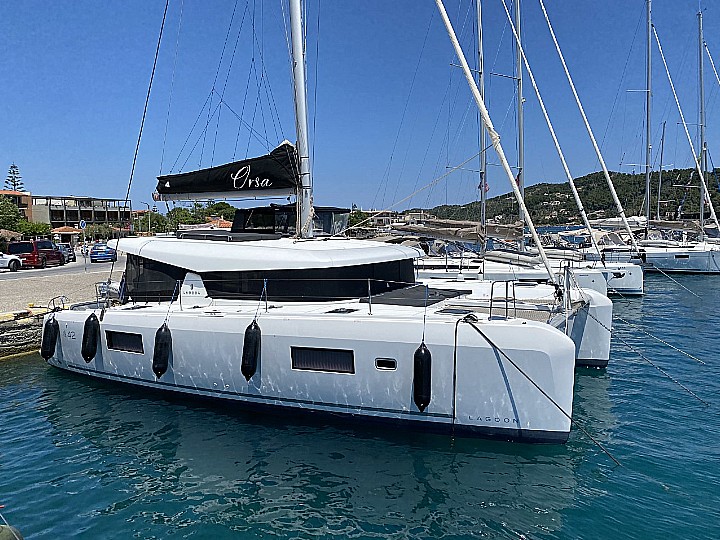 Lagoon 42 – 4 + 2 cab. – Catamaran