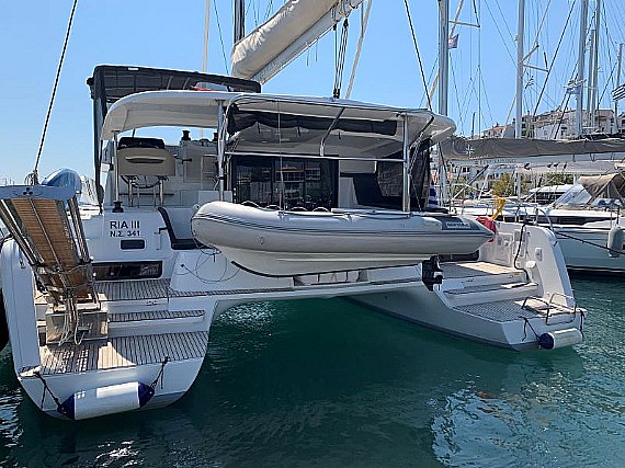 Lagoon 42 – 4 + 2 cab. – Catamaran