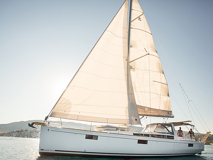 Oceanis 48 – 5 cab. – Sailing yacht