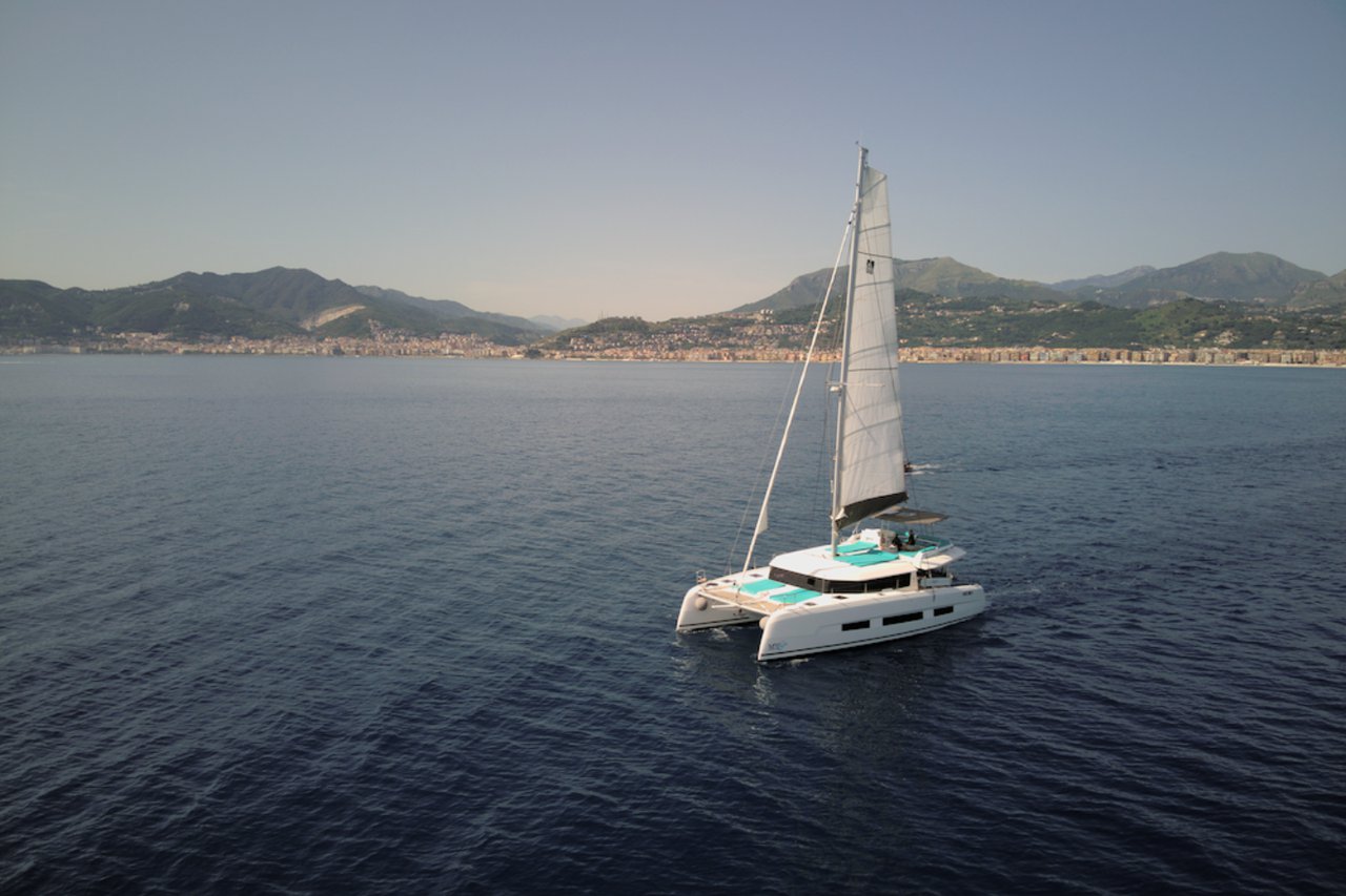 Dufour 48 Catamaran – 5 + 1 cab. – Catamaran