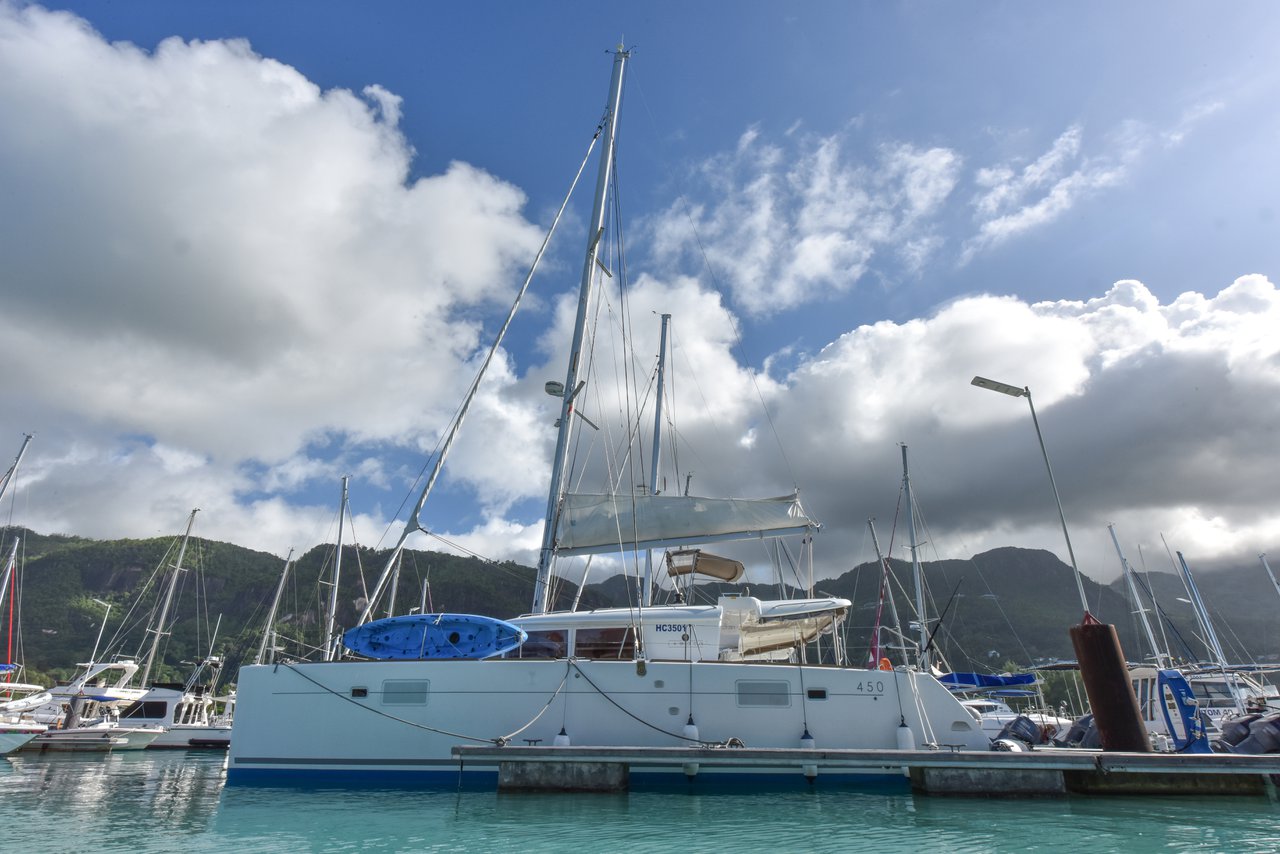 Lagoon 450 – 4 + 2 cab. – Catamaran