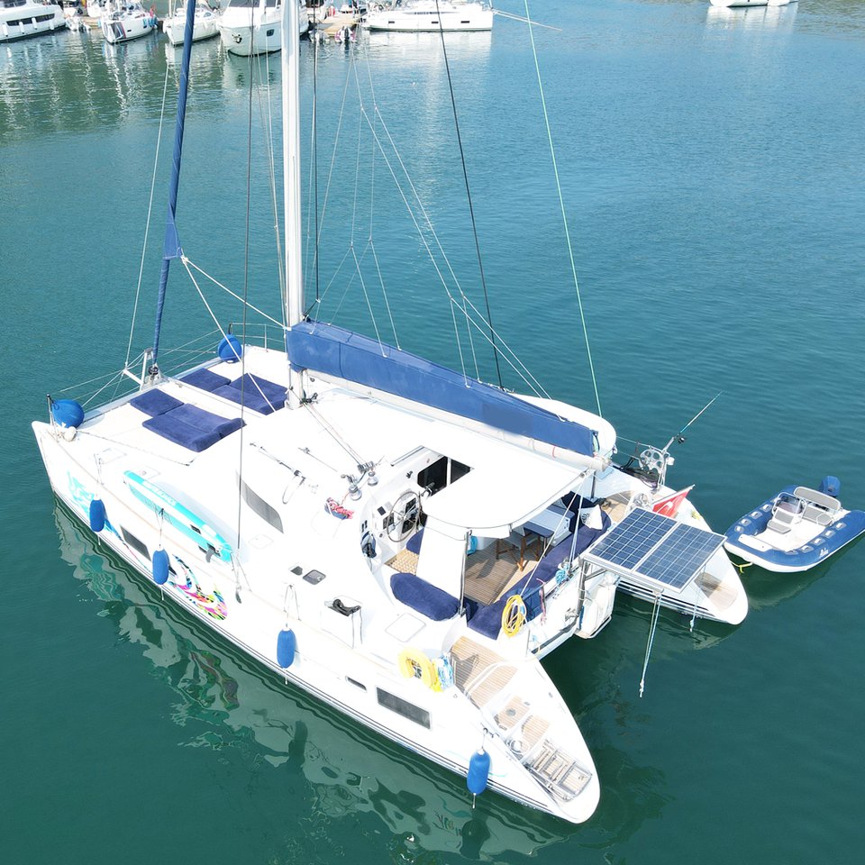 Lagoon 410 S2 – 4 + 1 cab. – Catamaran