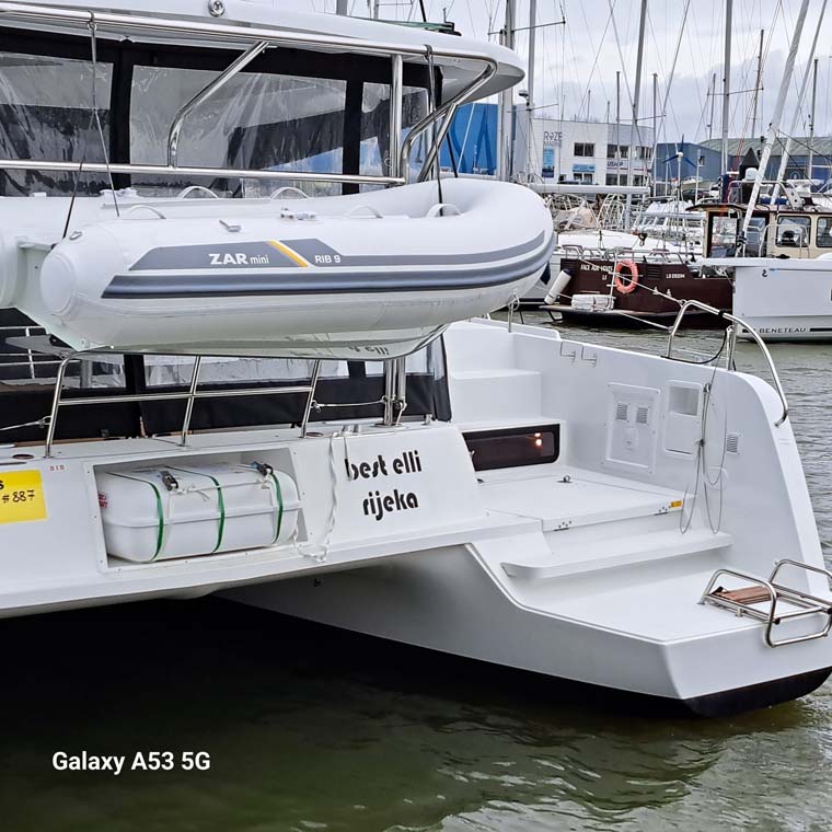 Lagoon 42 – 4 + 2 cab. – Catamaran