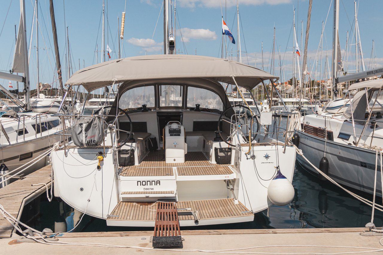 Sun Odyssey 490 – 5 + 1 cab. – Sailing yacht
