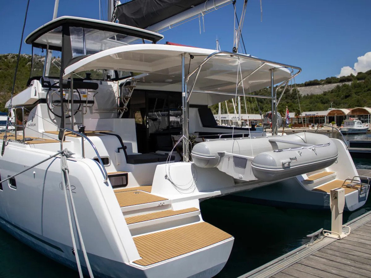 Lagoon 42 – 4 + 2 cab. – Catamaran