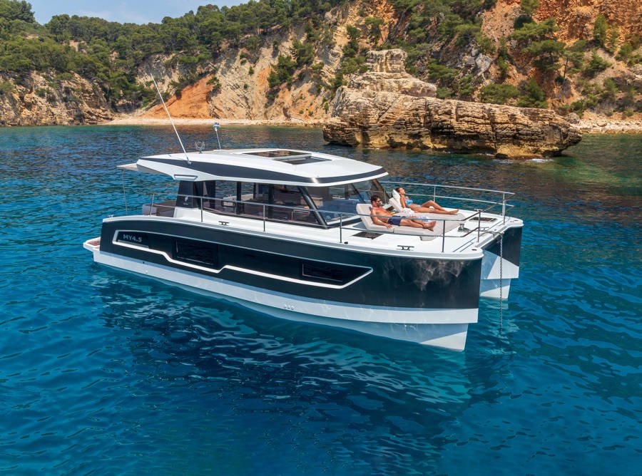 Fountaine Pajot MY4.S – Maestro – Power catamaran