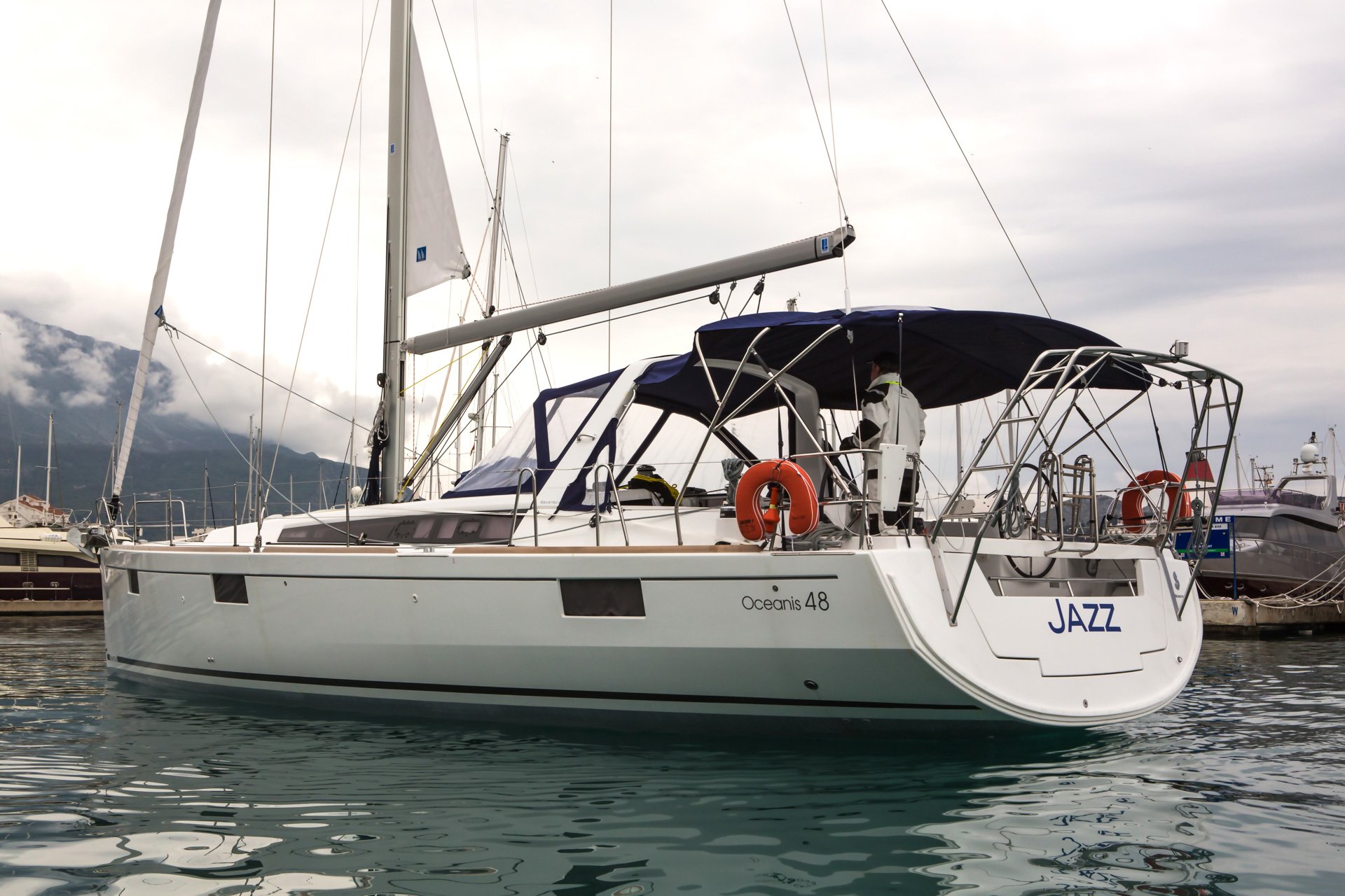 Oceanis 48 – 4 cab. – Sailing yacht