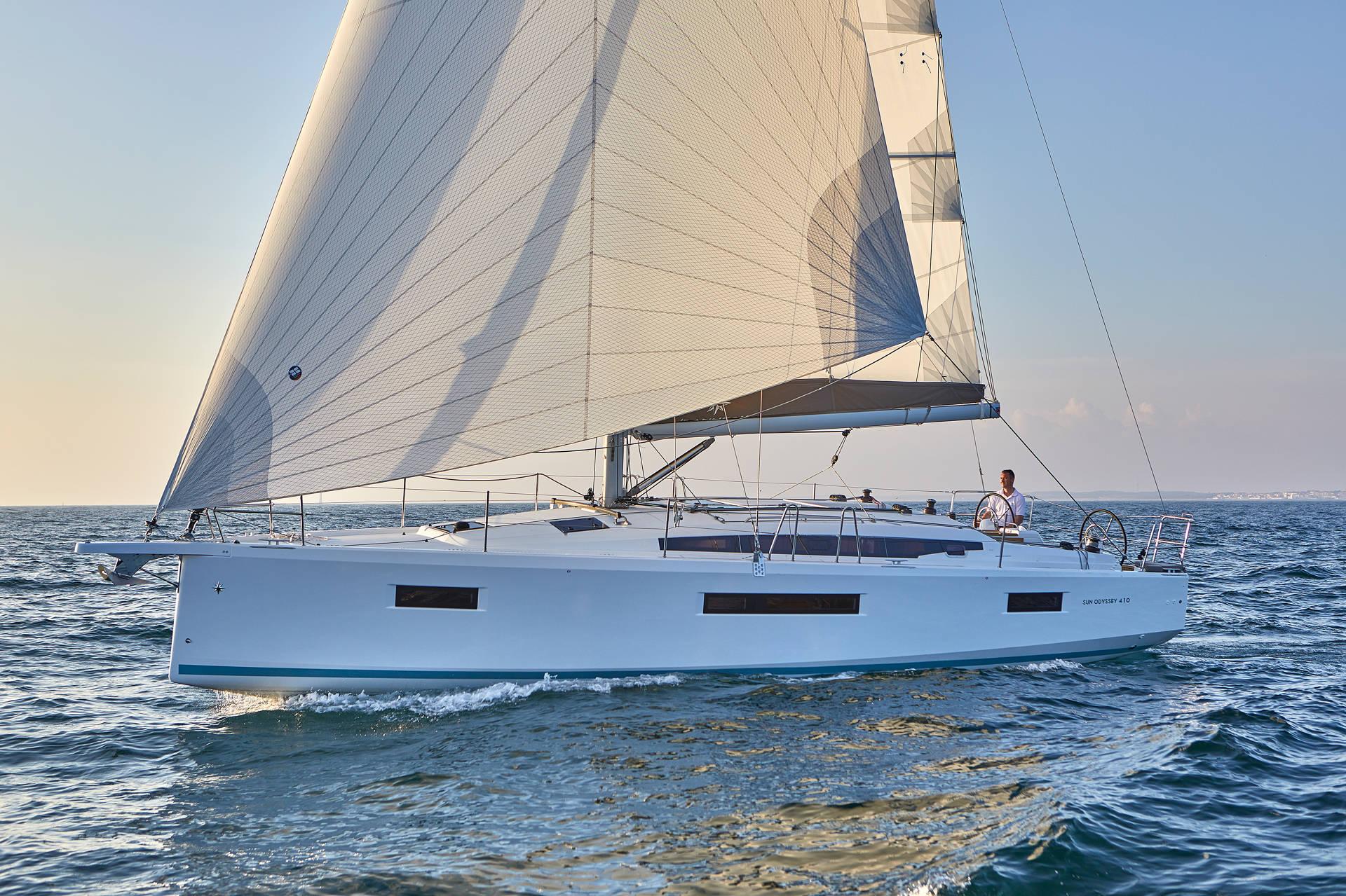 Sun Odyssey 410 – 3 cab. – Sailing yacht