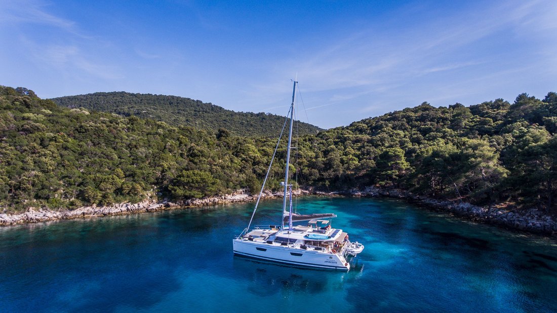 Fountaine Pajot Saba 50 – 6 + 1 cab. – Catamaran