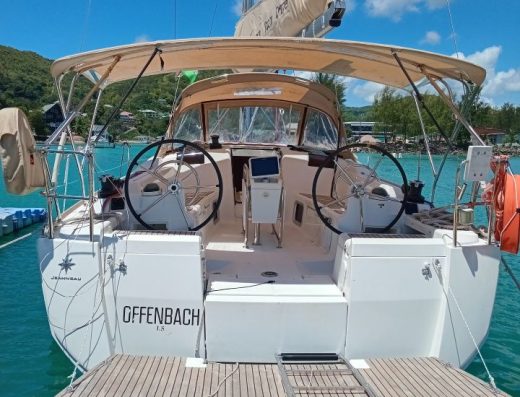 Sun Odyssey 419 – 3 cab. – Sailing yacht