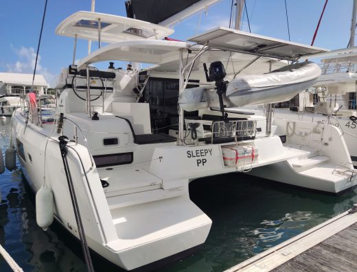 Lagoon 42 – 4 + 2 cab. – Catamaran