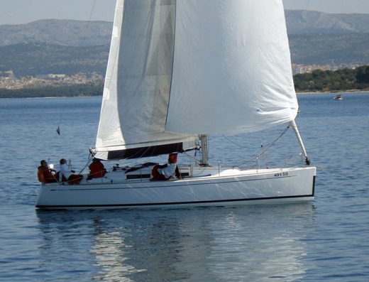 Grand Soleil 37 R – Sailing yacht