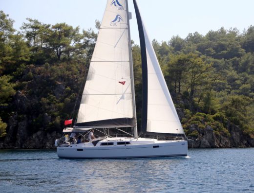 Hanse 385 – Sailing yacht