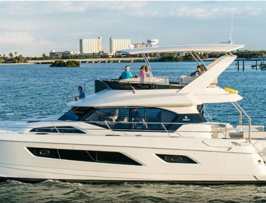 Aquila 44 – 4 + 1 cab. – Power catamaran