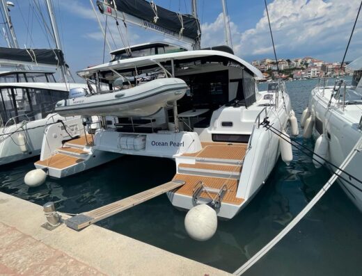 Lagoon 42 – 3 + 1 cab. – Catamaran