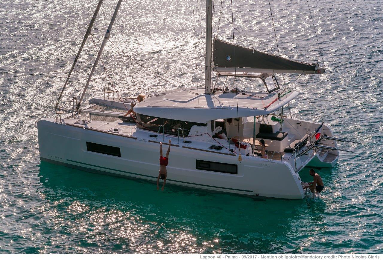 Lagoon 40 – 4 + 1 cab. – Catamaran