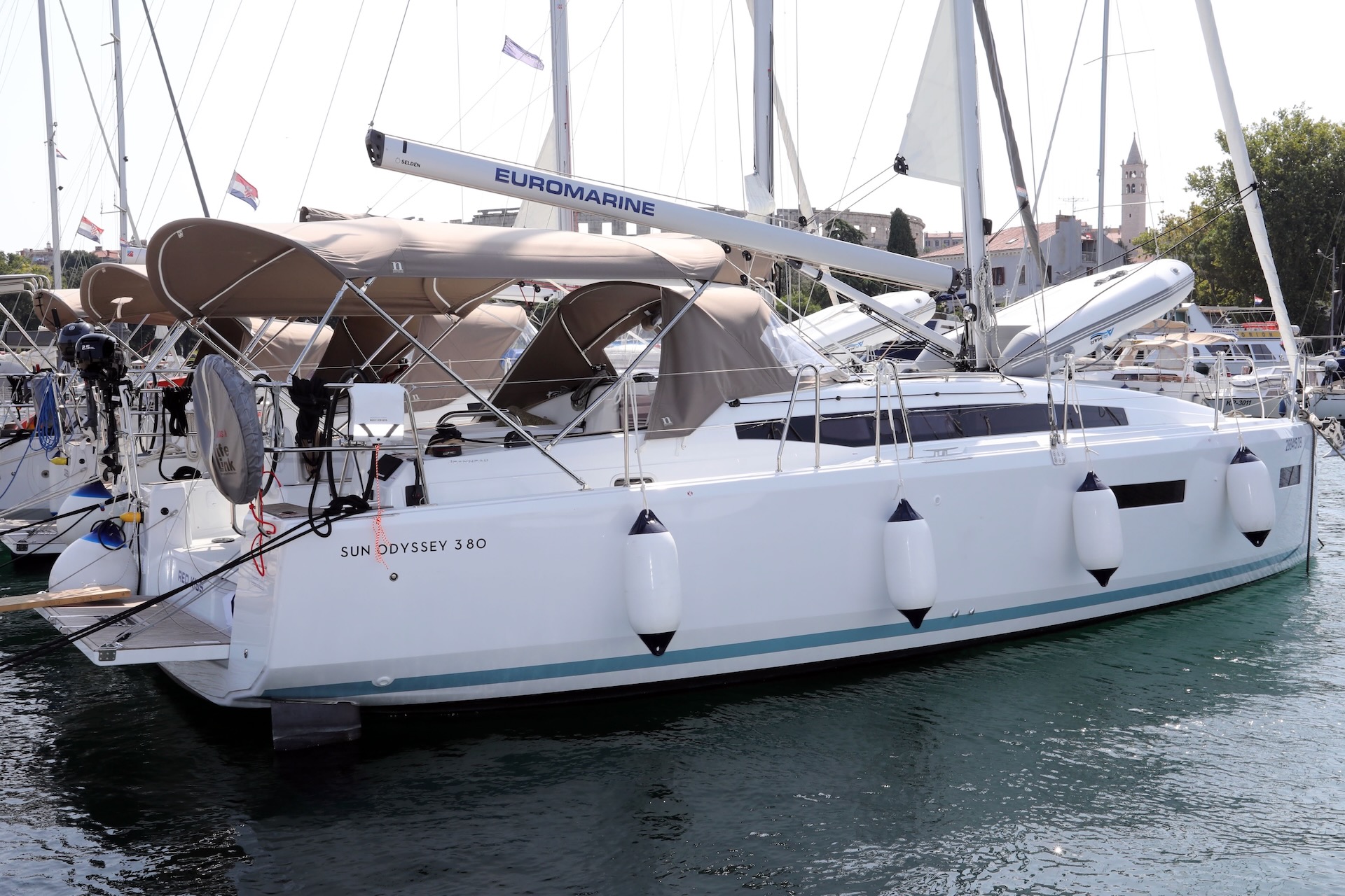 Sun Odyssey 380 – 3 cab. – Sailing yacht