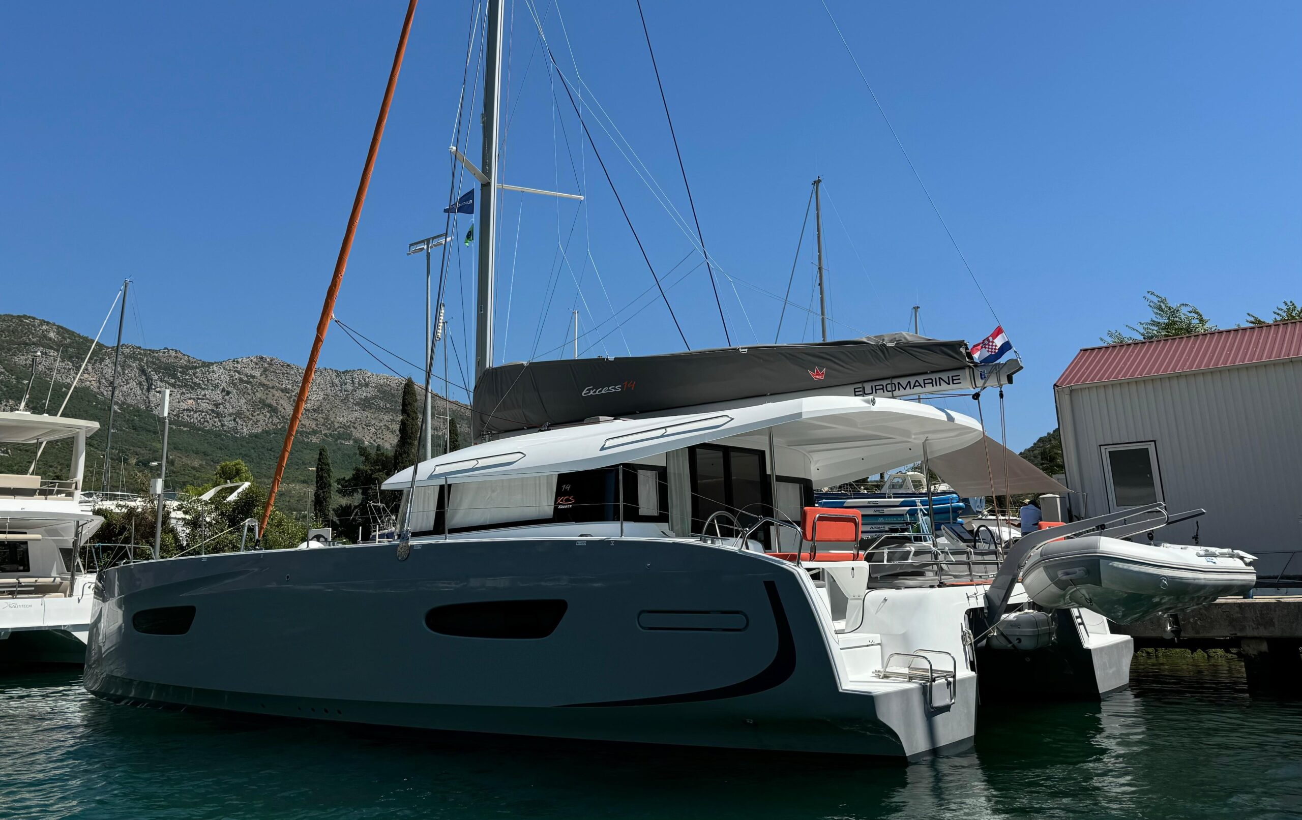 Excess 14 – 4 + 2 cab. – Catamaran