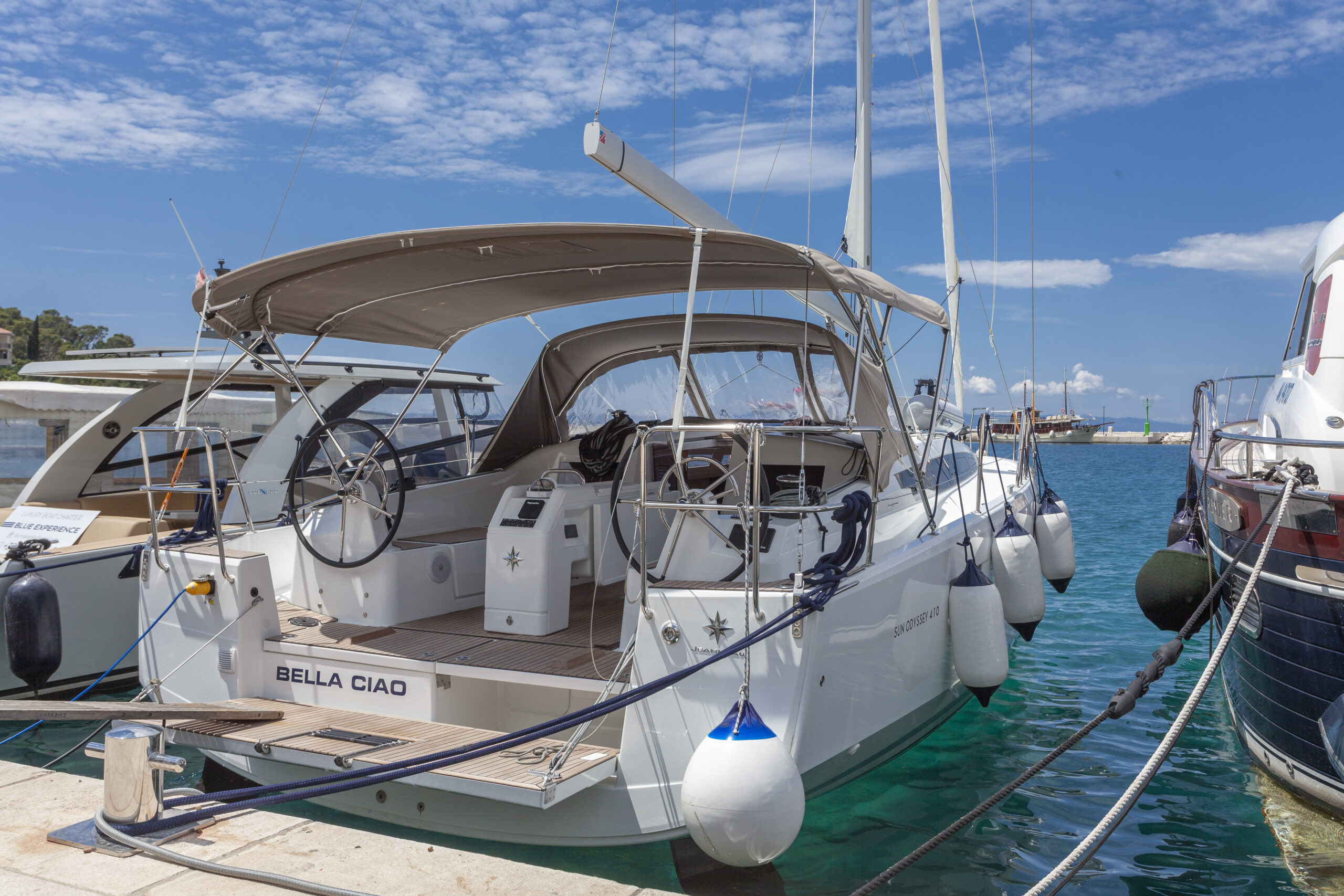 Sun Odyssey 410 – 3 cab. – Sailing yacht