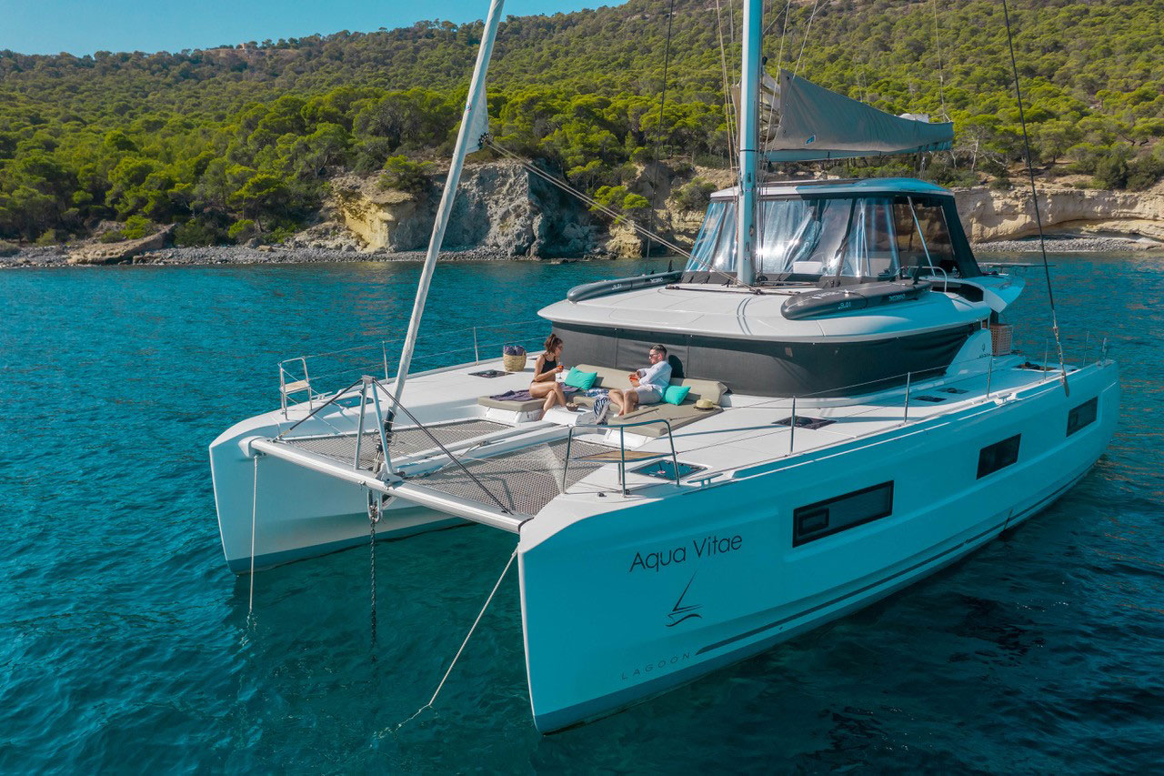Lagoon 46 – 4 + 2 cab. – Catamaran