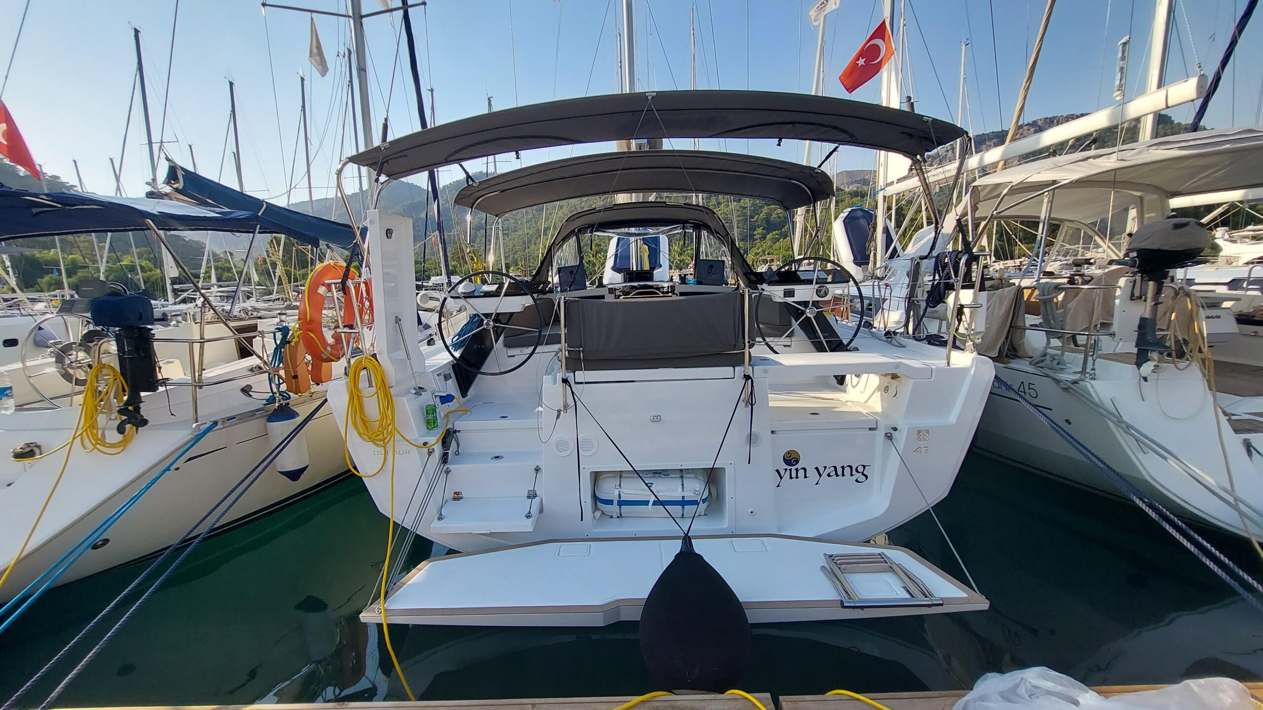 Dufour 41 – 3 cab. – Sailing yacht