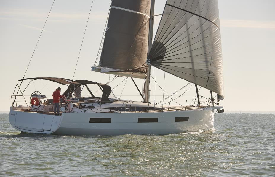 Jeanneau 60 – Sailing yacht