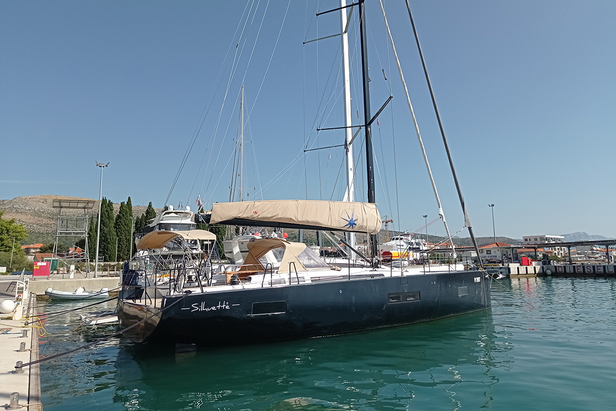 First 53 – 3 + 1 cab. – Sailing yacht